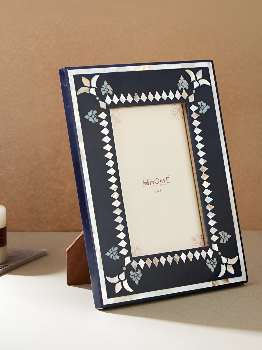 

Fabindia Blue & White Wooden Decaled Utkarsh Table Photo Frame