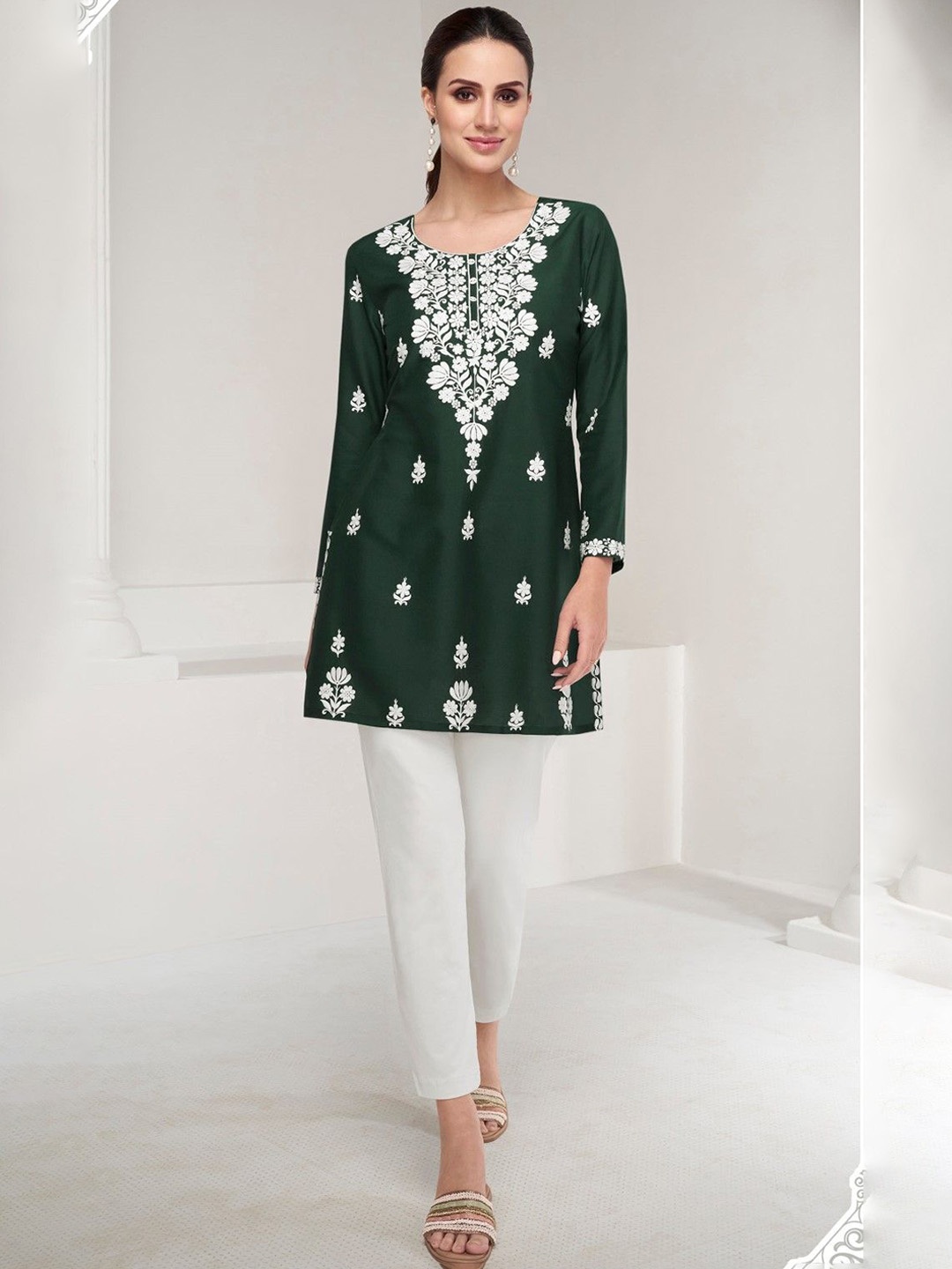 

AUTUMN LANE Ethnic Motifs Embroidered Regular Thread Work Pure Cotton Kurti with Trousers, Green