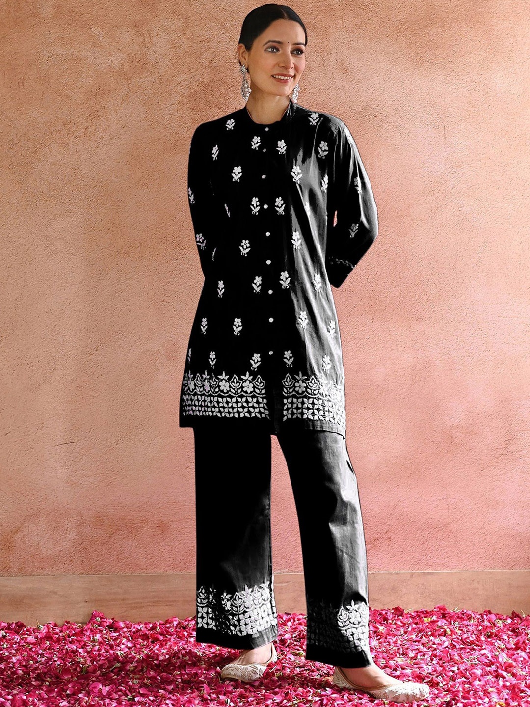 

APNISHA Ethnic Motifs Embroidered Regular Straight Kurta with Palazzos, Black