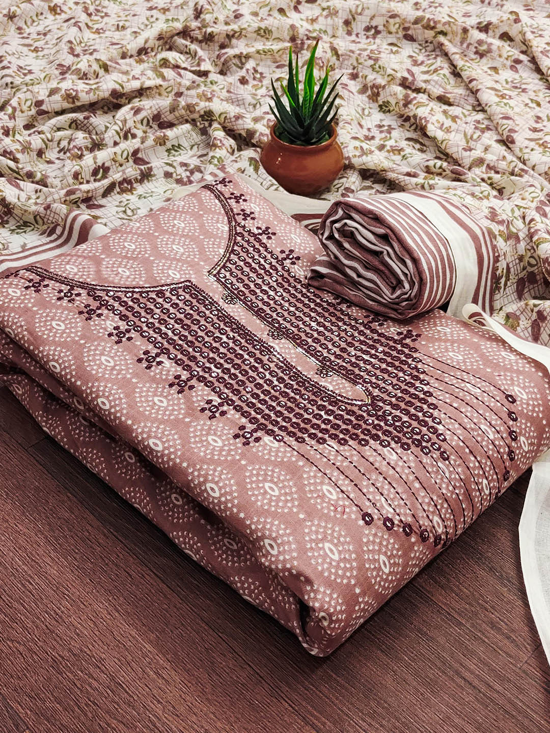 

Ishin Floral Printed Pure Cotton Unstitched Dress Material, Peach