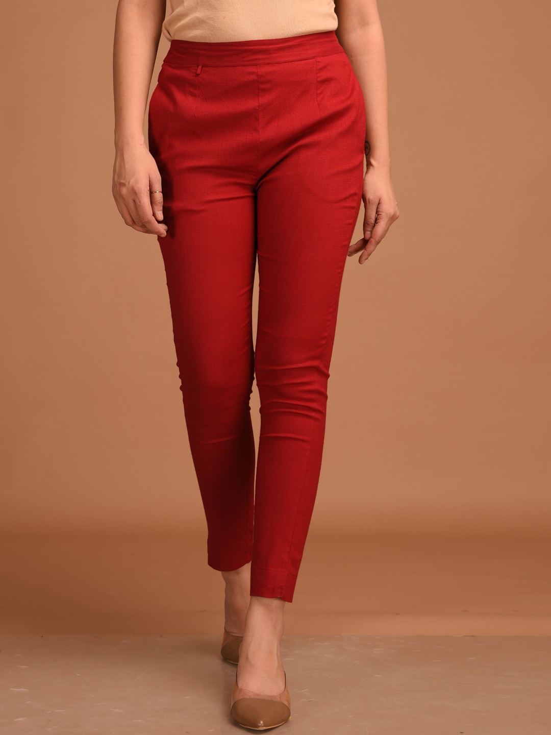 

Cloth Bites Women Solid Mid-Rise Easy Wash Slip-On Trousers, Maroon