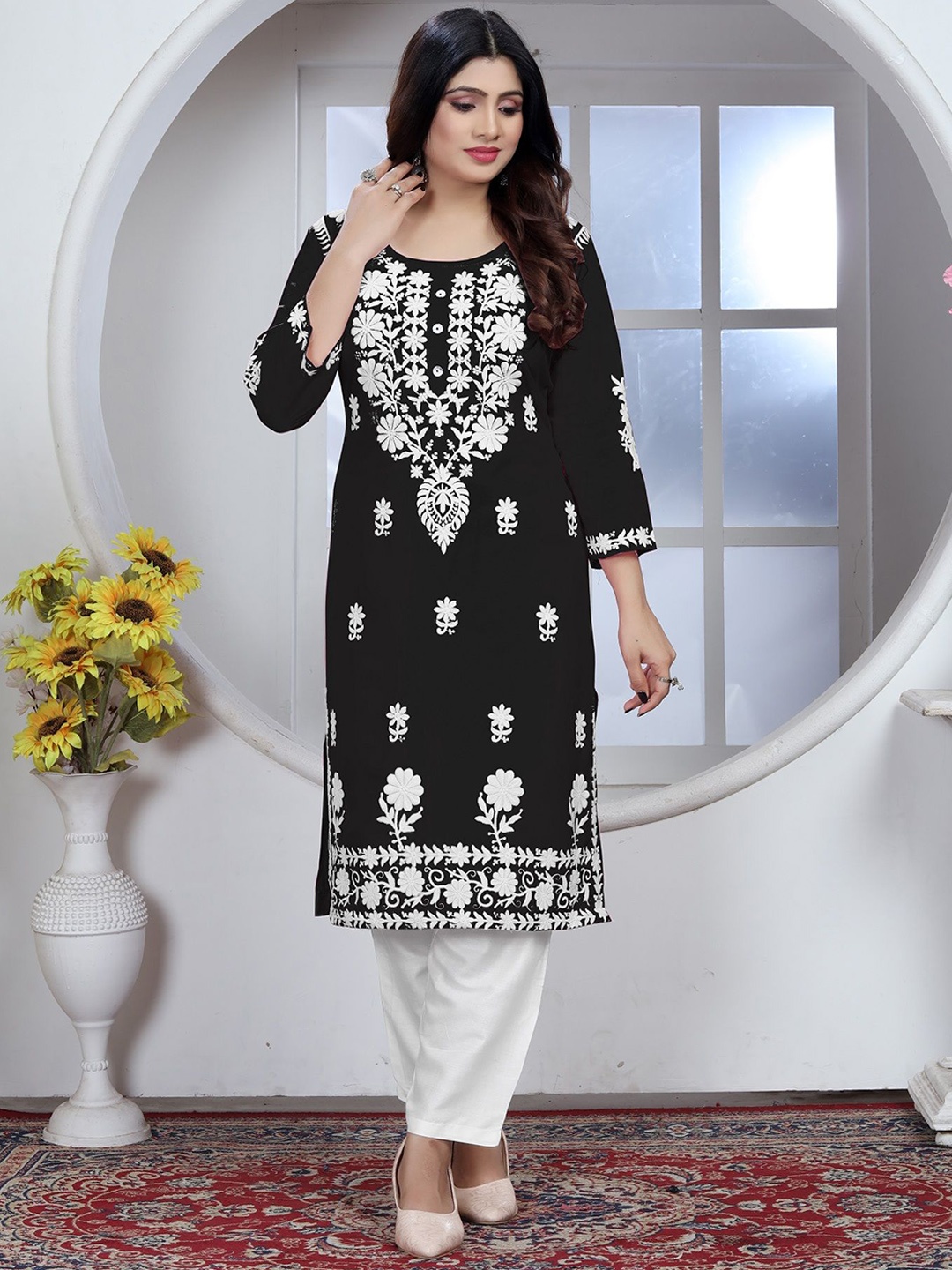 

LADY SHOPI Ethnic Motifs Embroidered Thread Work Straight Kurta with Palazzos, Black