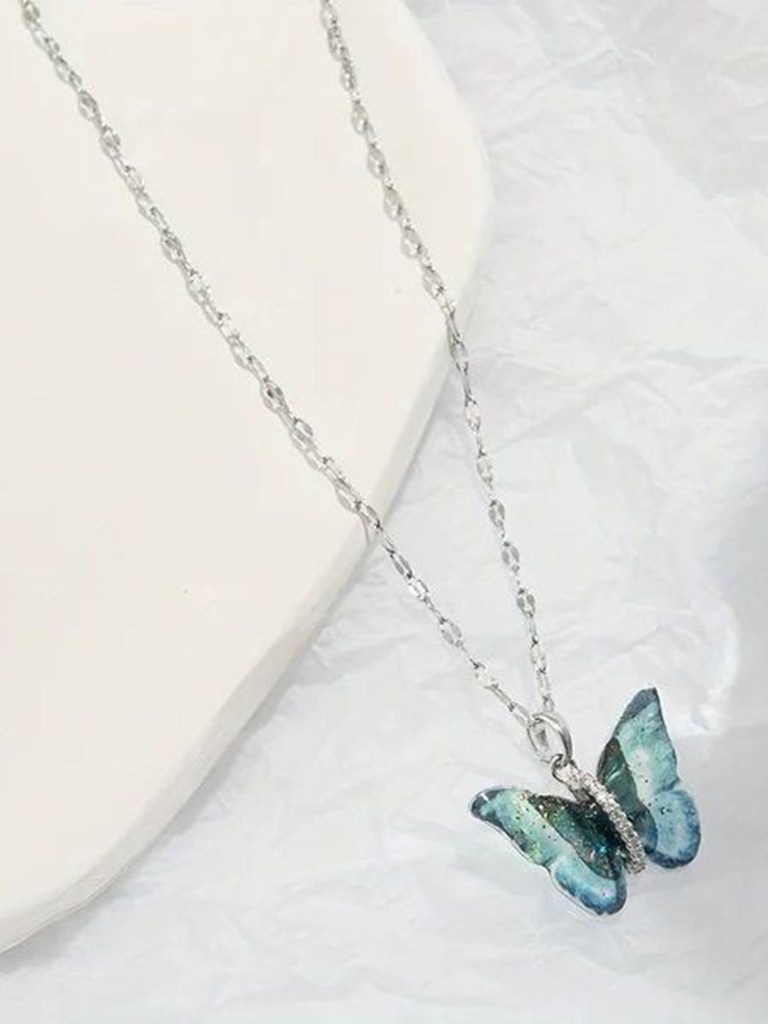 

MEENAZ Silver-Plated Pendant With Chain