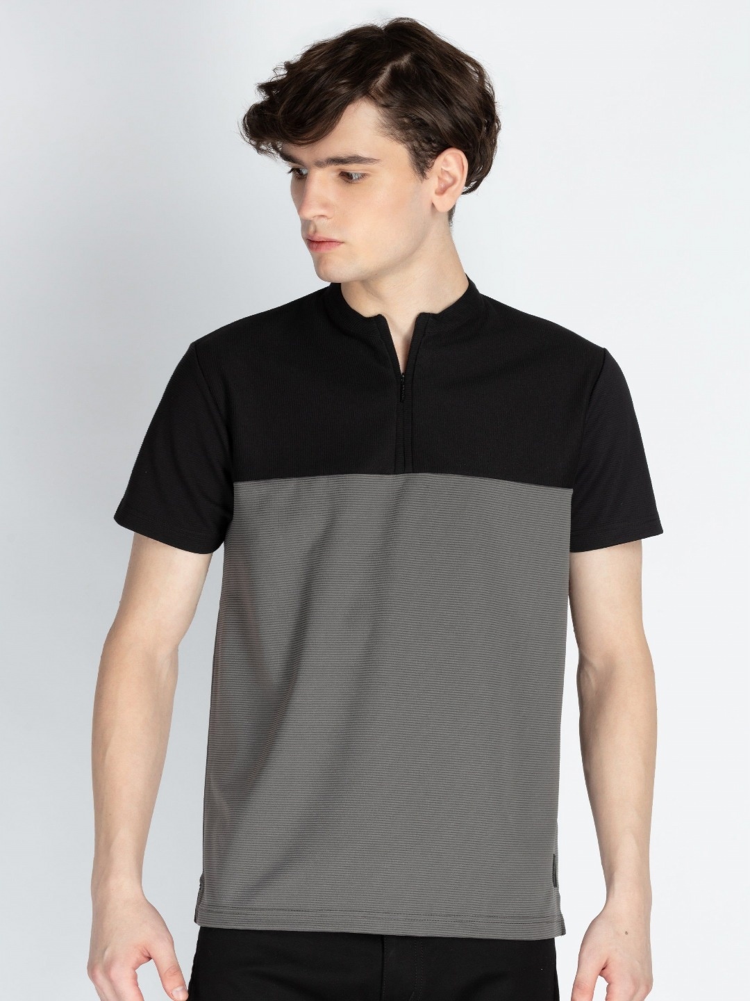 

Status Quo Men Colourblocked Henley Neck T-shirt, Black