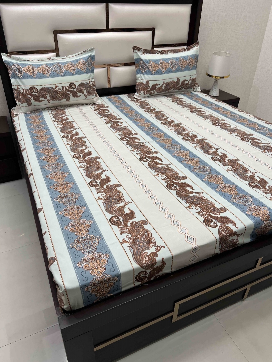 

Pure Decor Blue & Brown Ethnic Motifs 200 TC Queen Bedsheet with 2 Pillow Covers