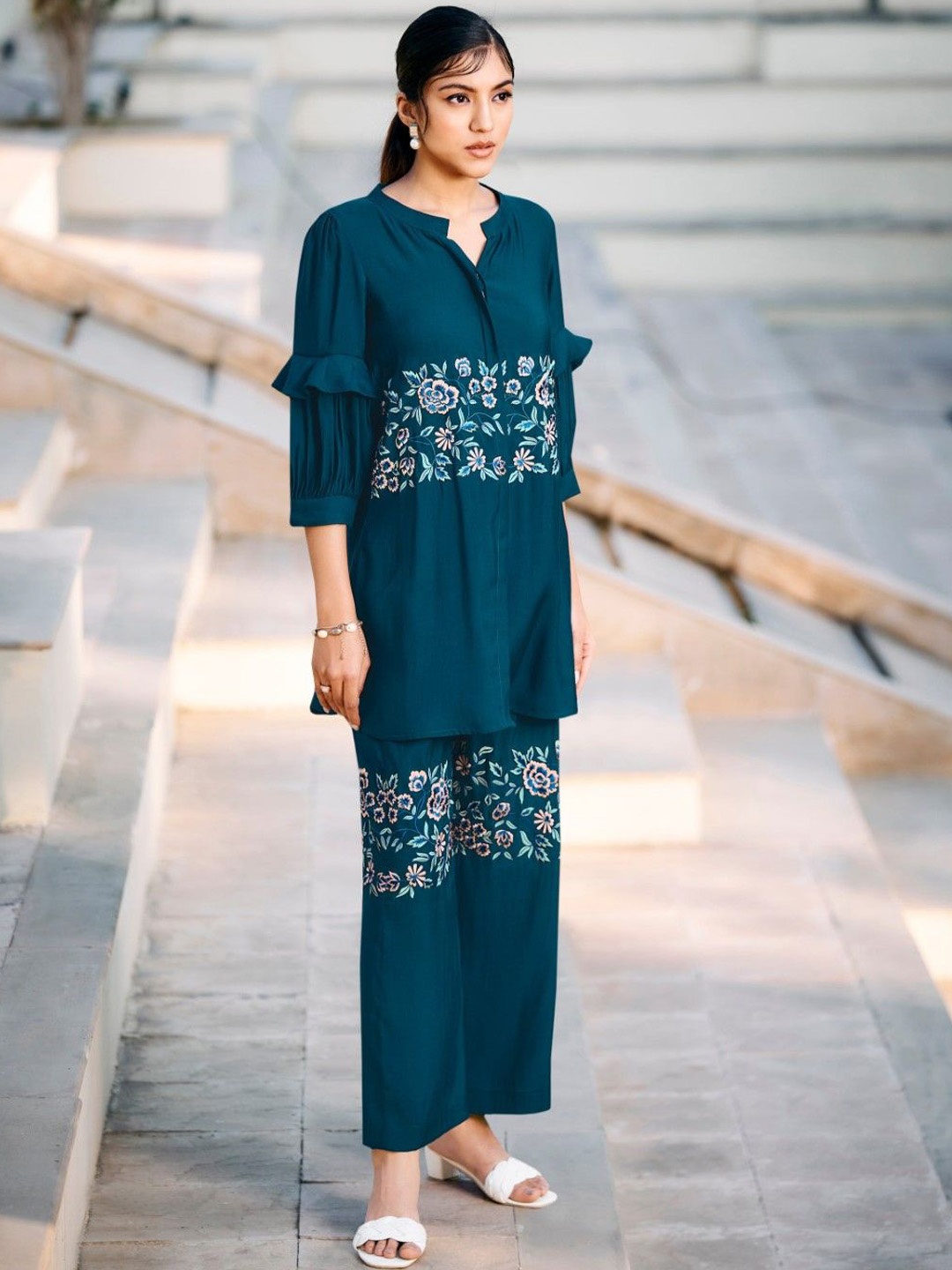 

AUTUMN LANE Embroidered Mandarin Collar Tunic With Trouser, Blue
