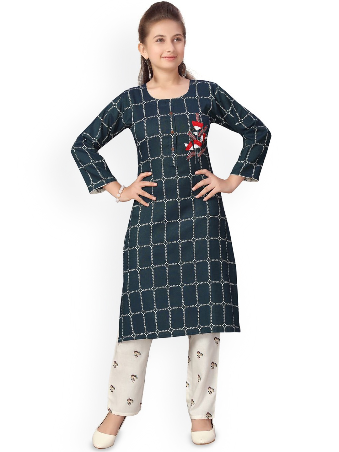 

BAESD Girls Checked Printed Thread Work Pure Cotton Straight Kurta With Trousers, Green