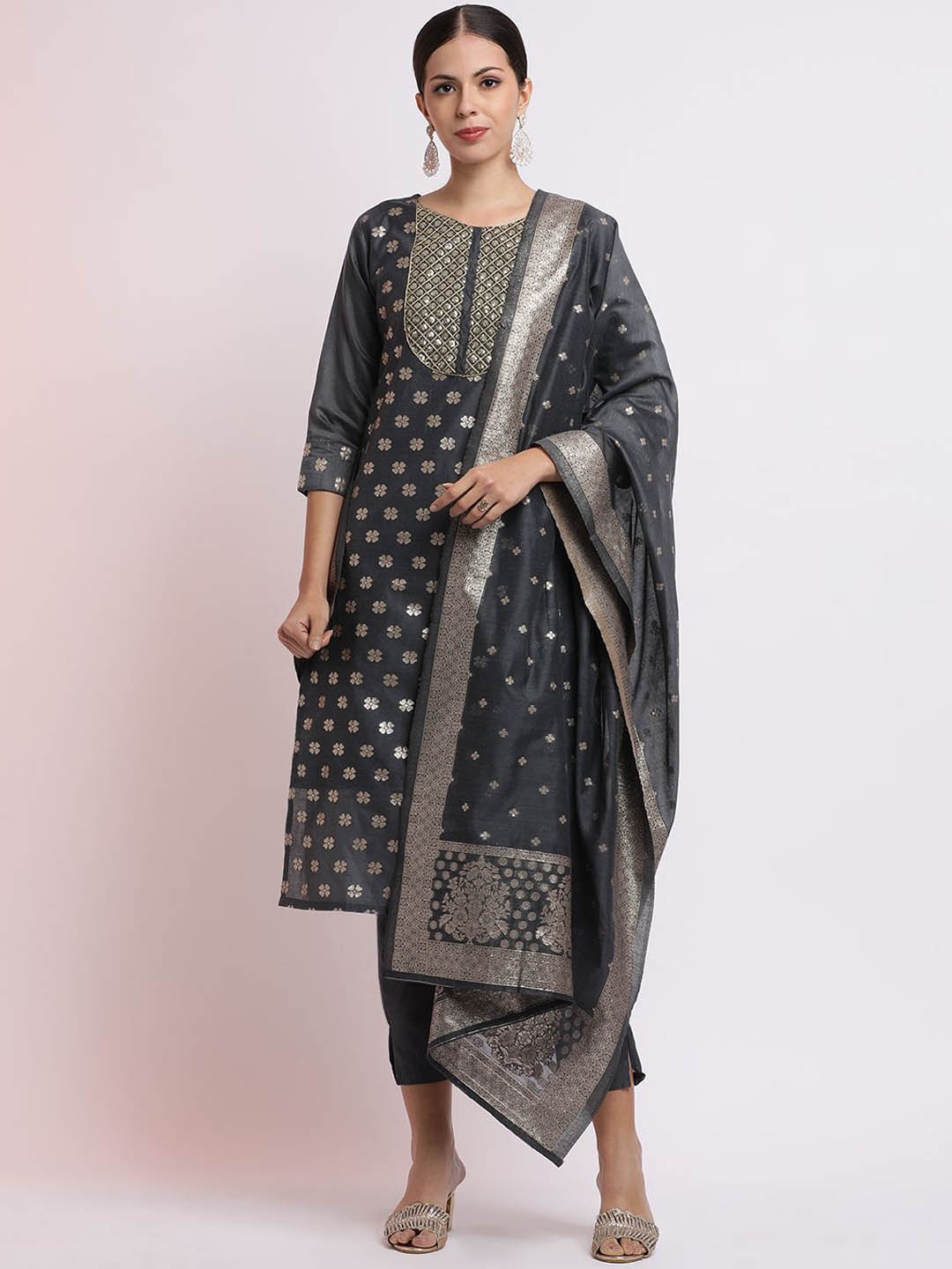 

Jaipur Kurti Embellished Chanderi Silk Kurta Set With Jacquard Dupatta, Grey