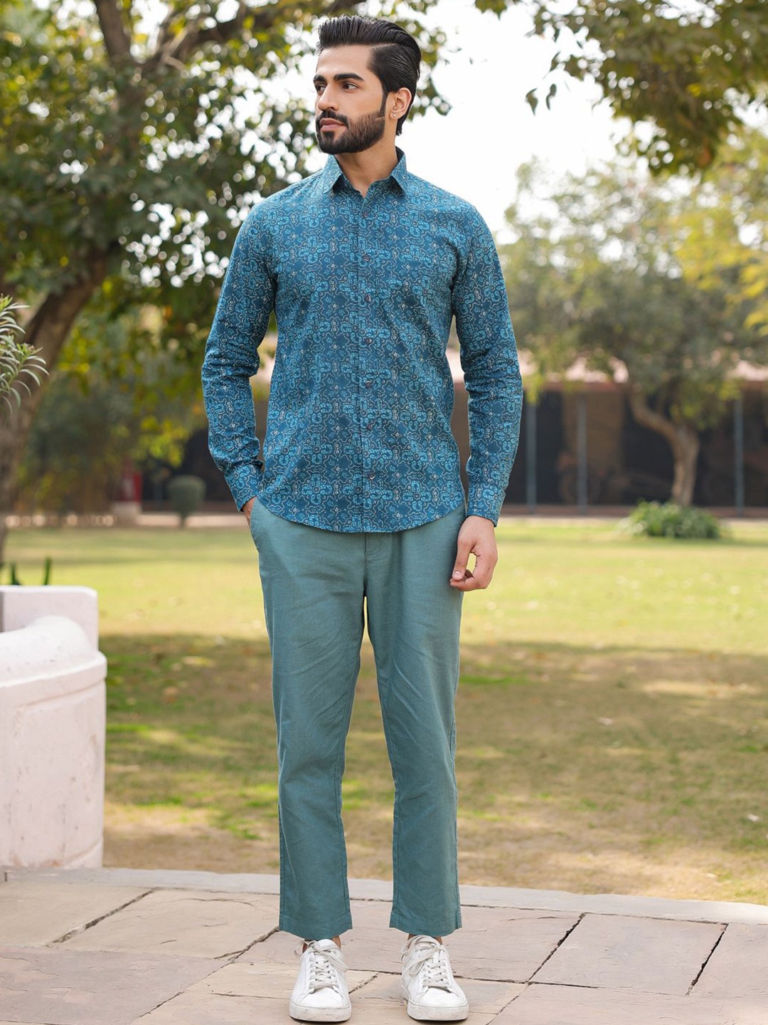 

SAY Men Straight Floral Printed Spread Collar Casual Shirt, Teal