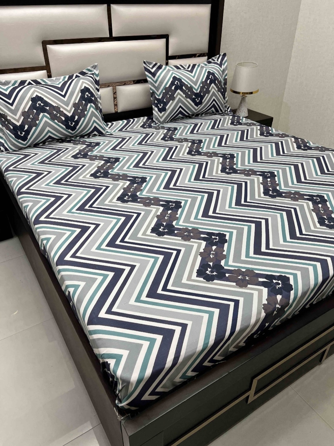 

Pure Decor Amulya Navy Blue & Grey Abstract Printed 300 TC Queen Bedsheet & 2 PillowCovers
