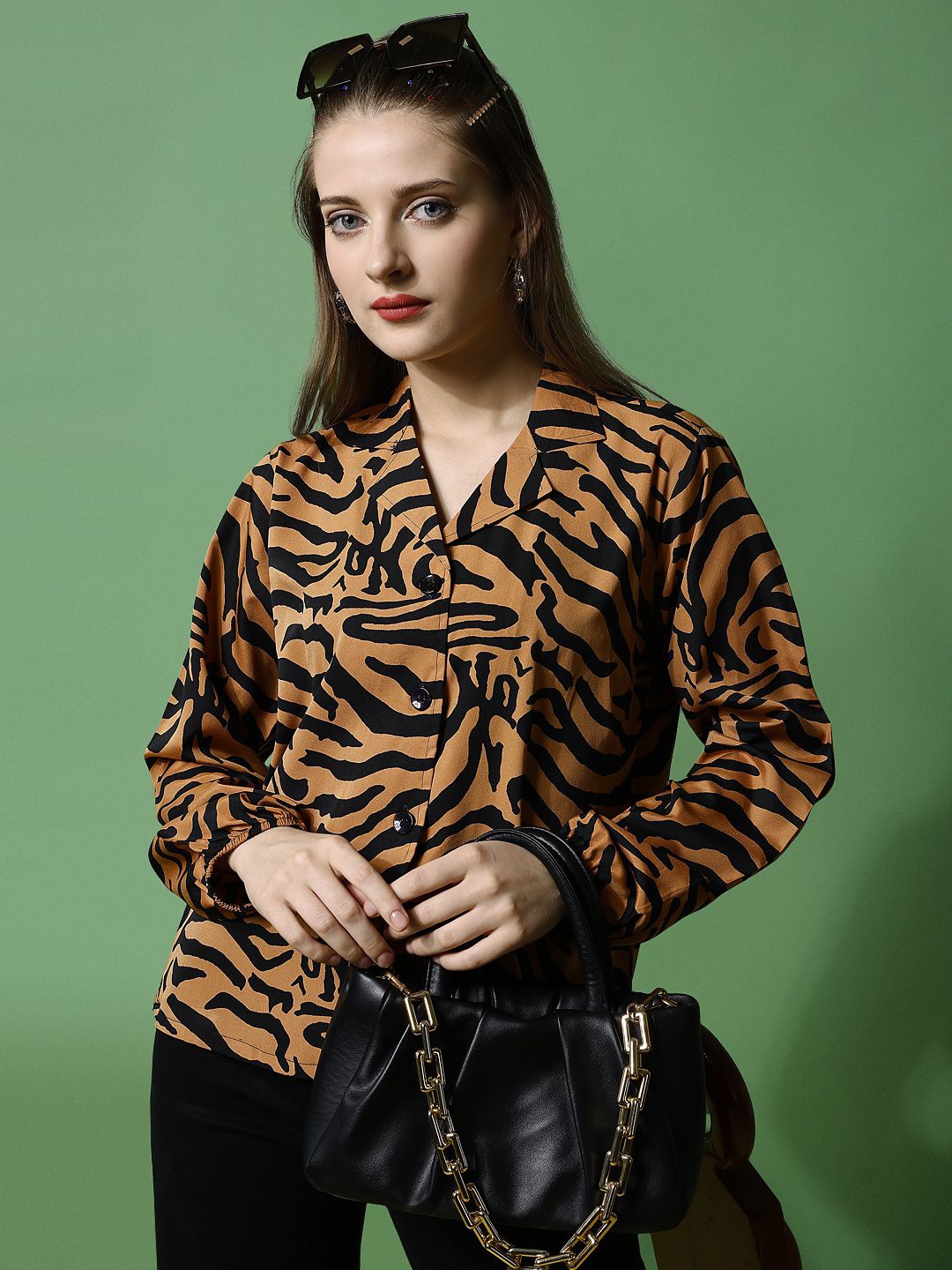 

SHEETAL Associates Women Standard Cutaway Collar Animal Printed Casual Shirt, Brown