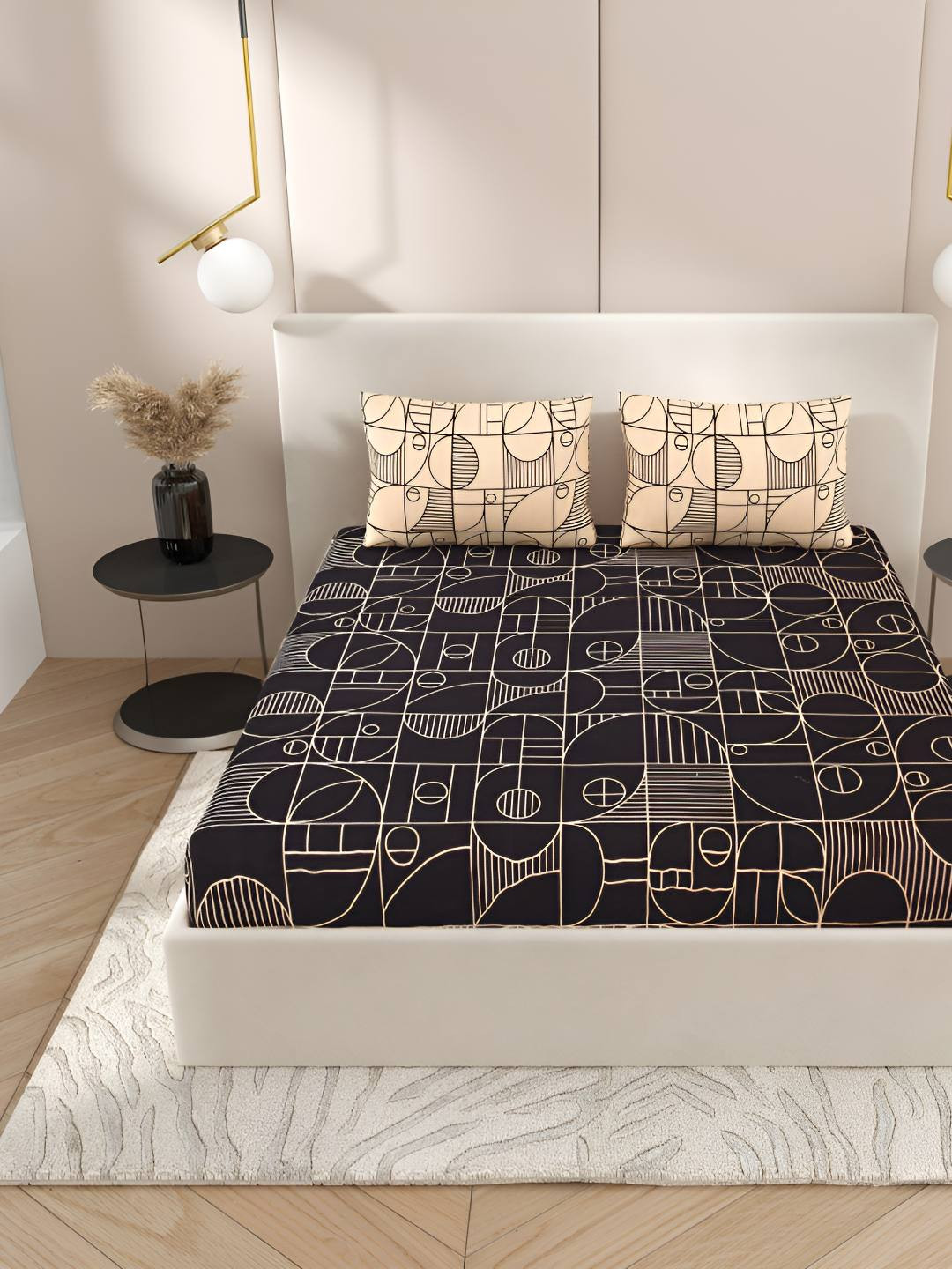 

Jinaya's Black & Cream-Coloured Geometric Printed 300 TC King Bedsheet with 2 PillowCovers