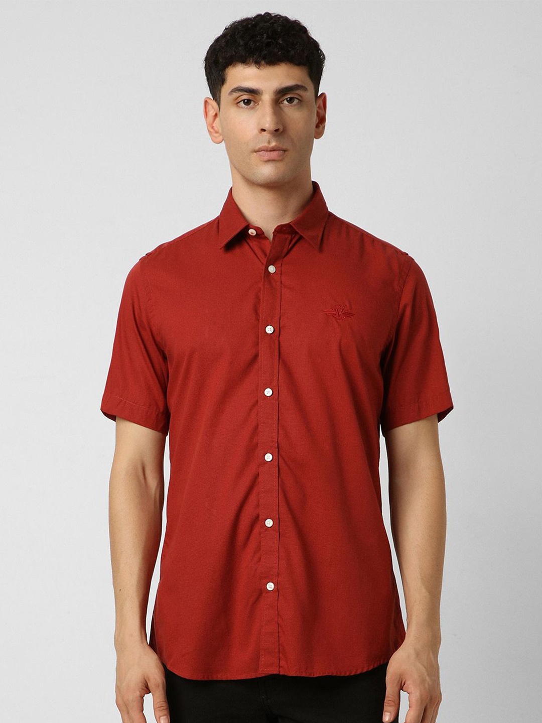 

Van Heusen Sport Men Spread Collar Checked Cotton Slim Fit Casual Shirt, Red