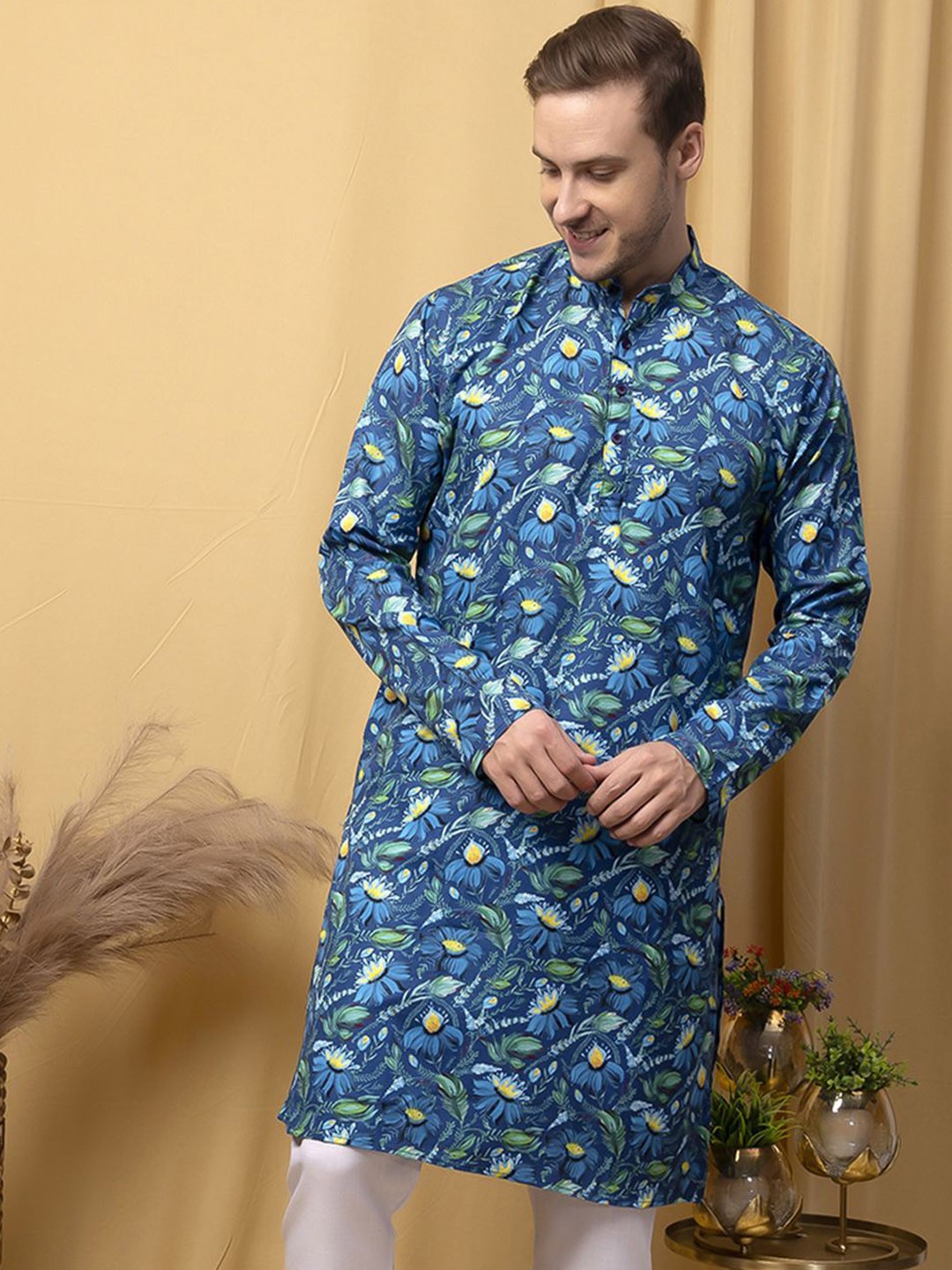 

Hangup Floral Printed Mandarin Collar Straight Kurta, Black