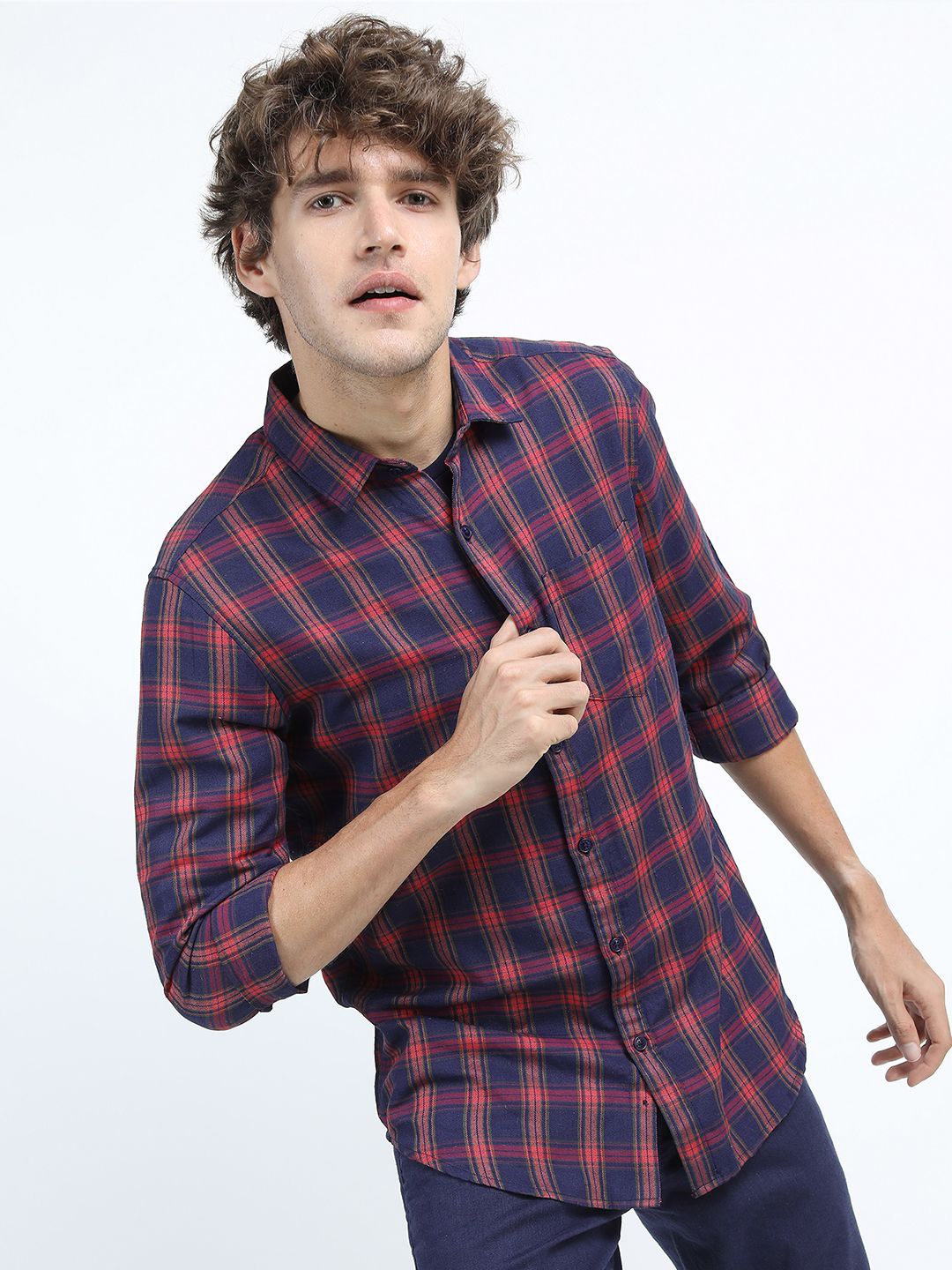

KETCH Men Checked Casual Slim Fit Shirt, Red