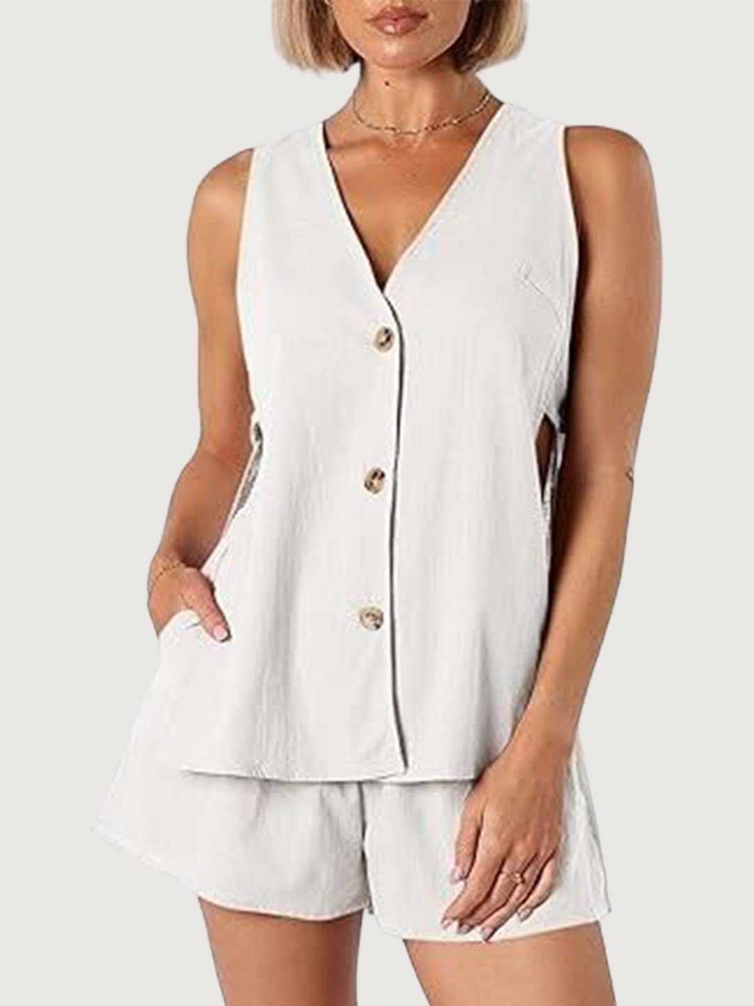 

MIAKEE Vest With Shorts Co-Ords, White