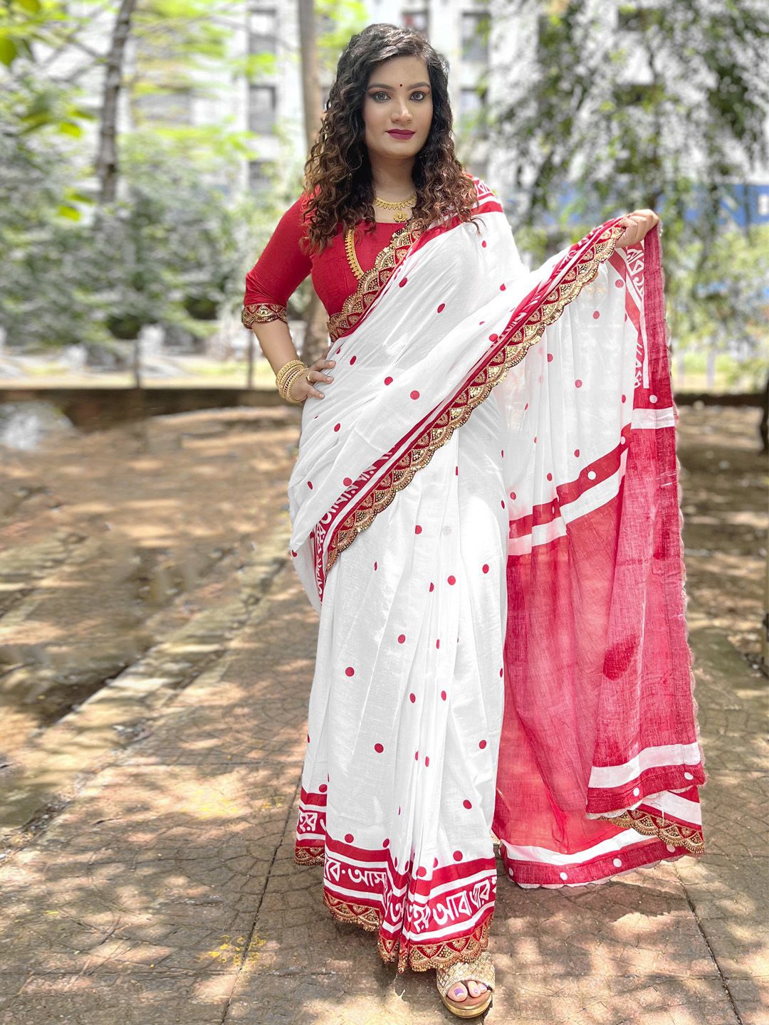 

Anouk Ethnic Motifs Beads and Stones Block Print Saree, White
