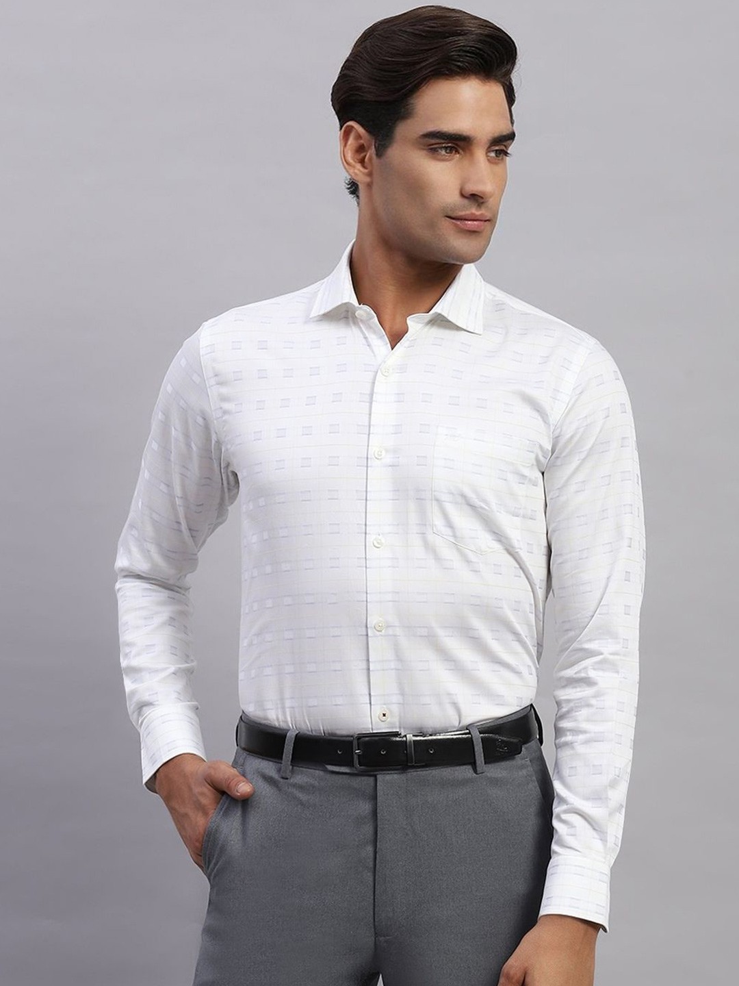 

Monte Carlo Men Spread Collar Abstract Printed Cotton Casual Shirt, White