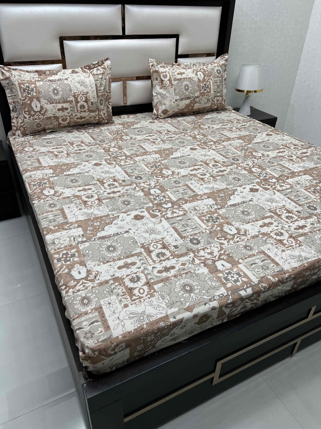 

Pure Decor royal velar Brown Floral Pure Cotton 240TC King Bedsheet with 2 Pillow Covers