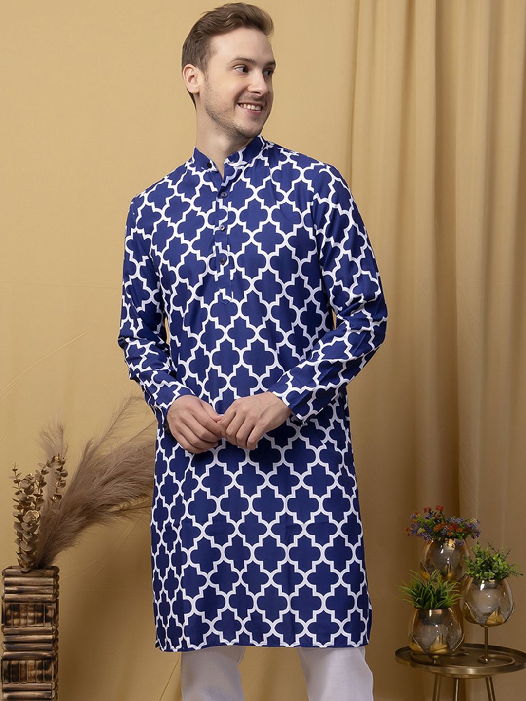 

Hangup Geometric Printed Mandarin Collar Straight Kurta, Navy blue