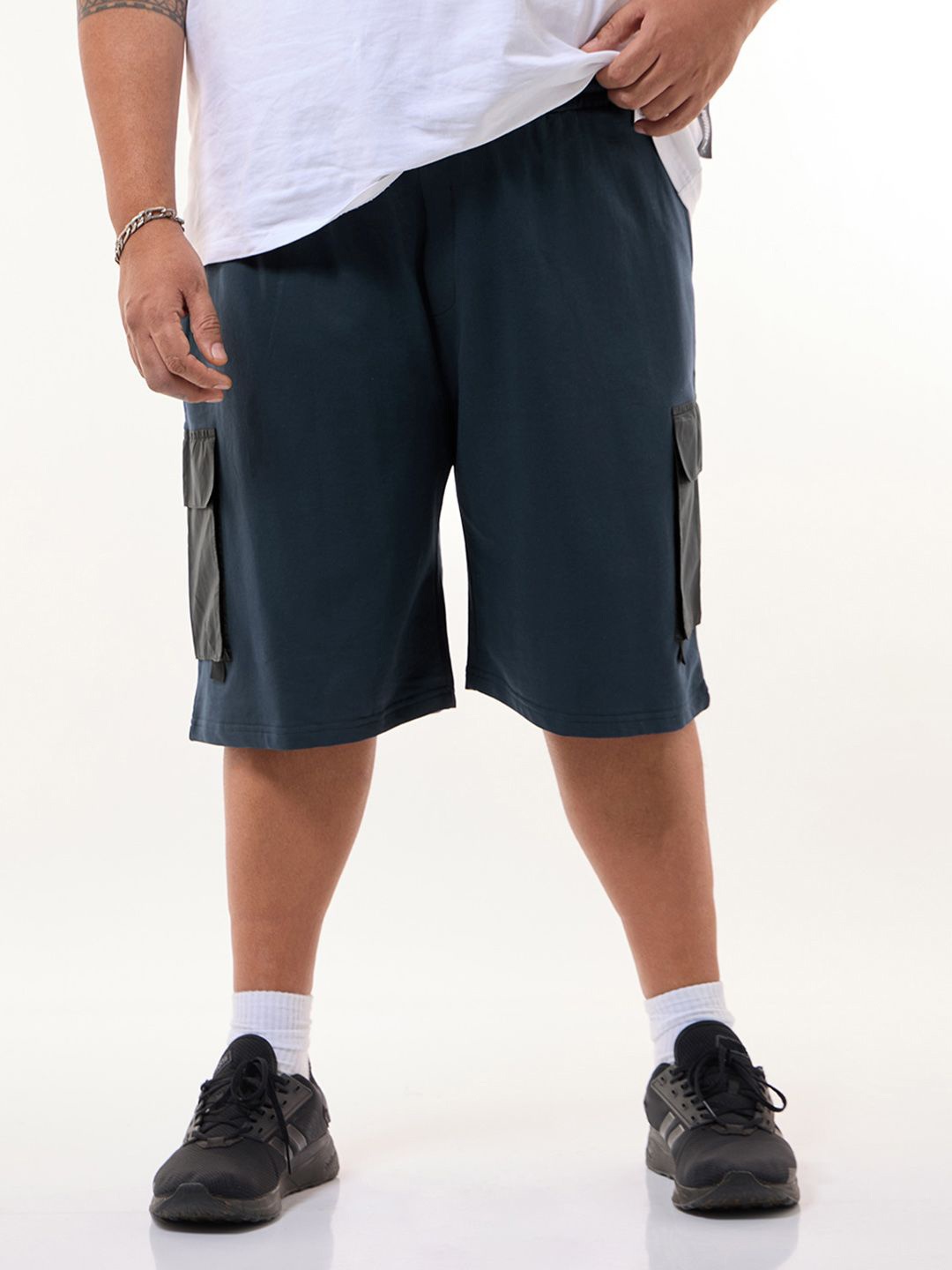 

Bewakoof Plus Men's Colorblocked Plus Size Cargo Shorts, Blue
