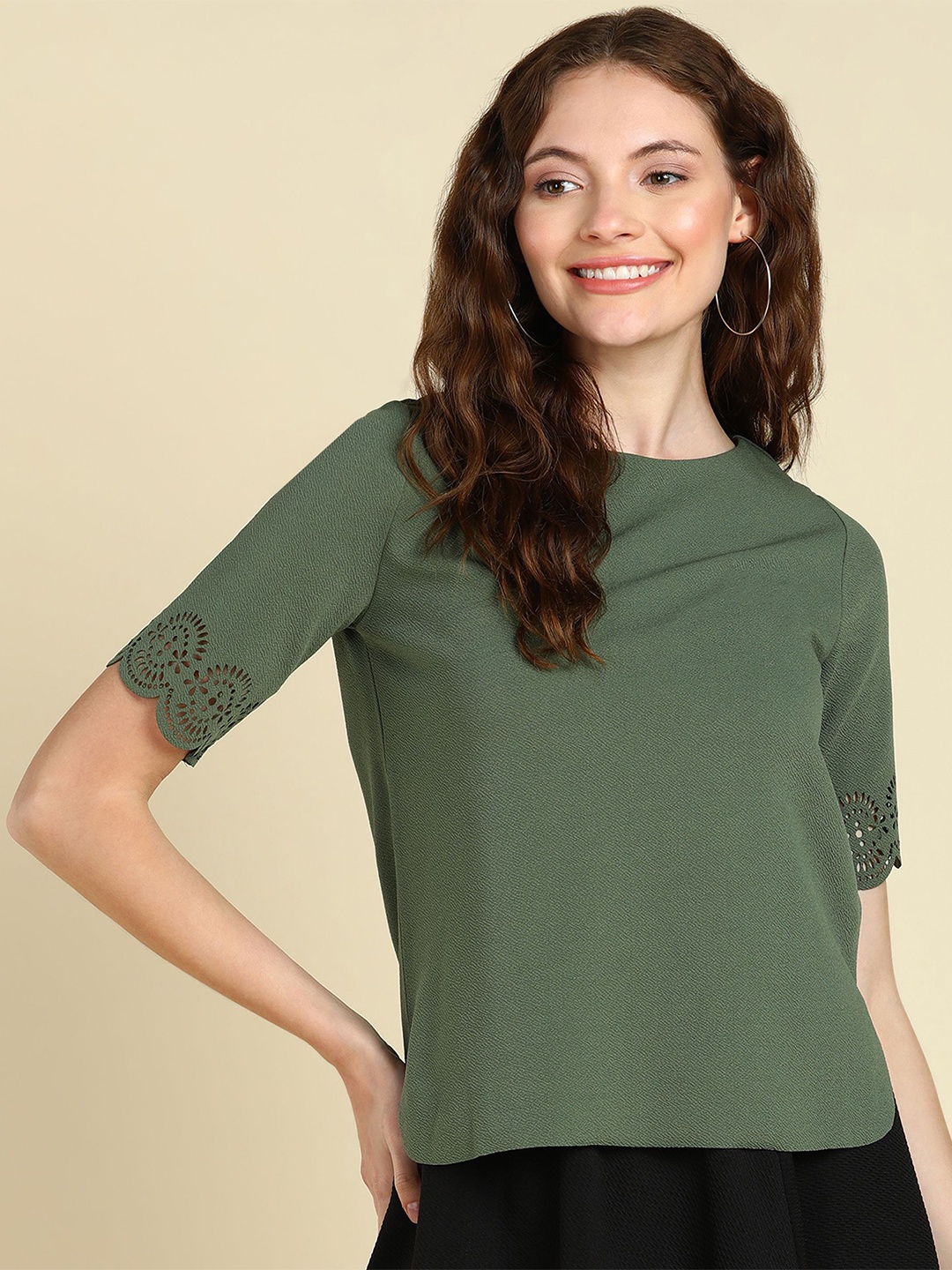 

SAFFE Women Solid Round Neck Top, Green