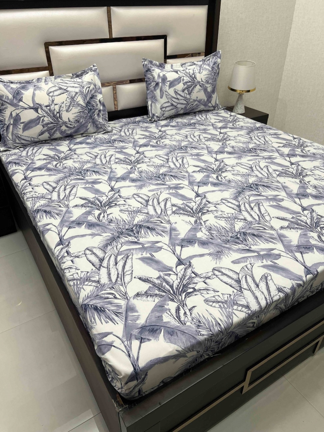 

Pure Decor Amulya Blue Floral Printed 300 TC Queen Bedsheet with 2 Pillow Covers