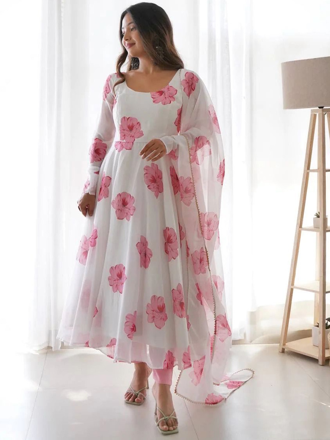 

KALINI Women Floral Printed Regular Kurta with Pyjamas & With Dupatta, White