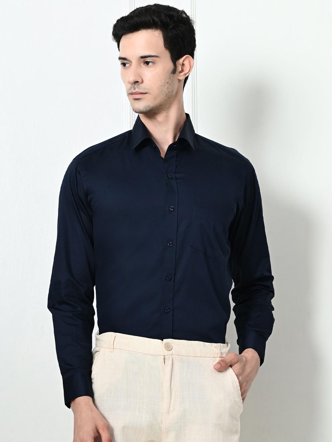 

STARFOX Men Comfort Spread Collar Solid Cotton Formal Shirt, Navy blue