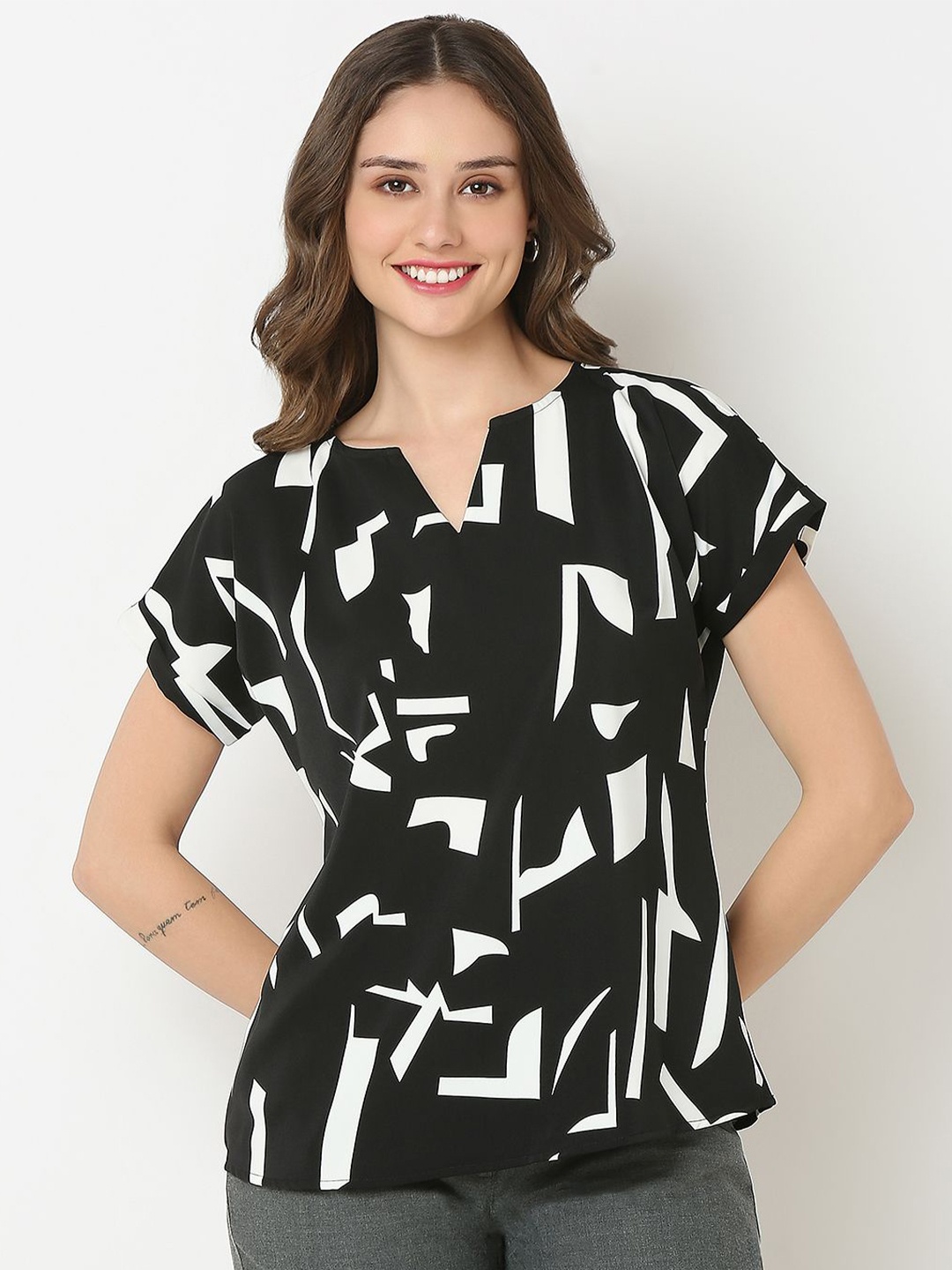 

NOT SO PINK Geometric Print Top, Black