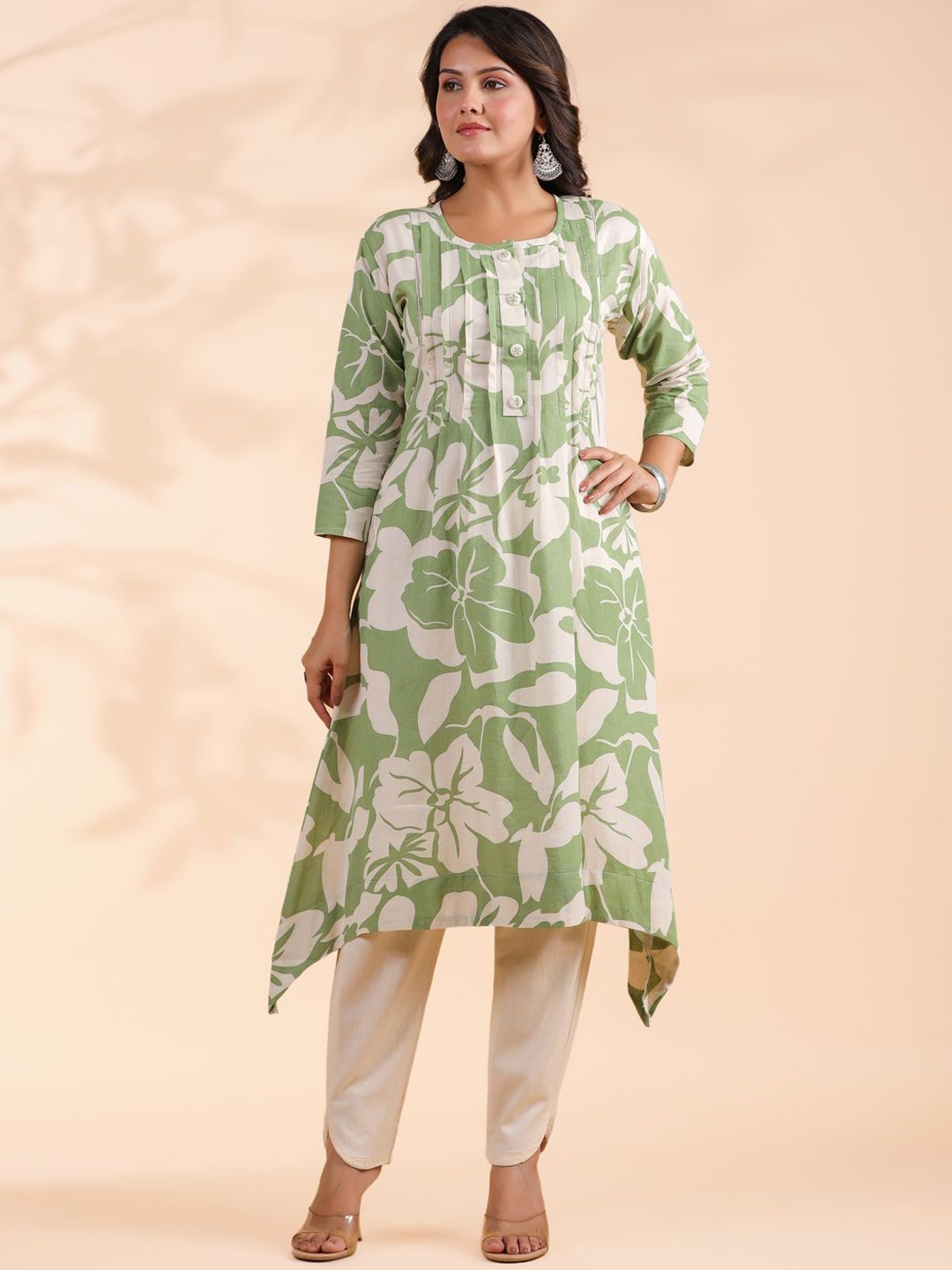 

Vbuyz Floral Printed Regular Pure Cotton Kurta With Trousers, Green