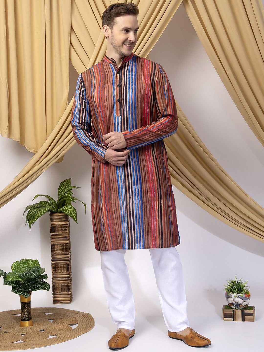 

Hangup Striped Mandarin Collar Straight Kurta with Pyjamas, Blue