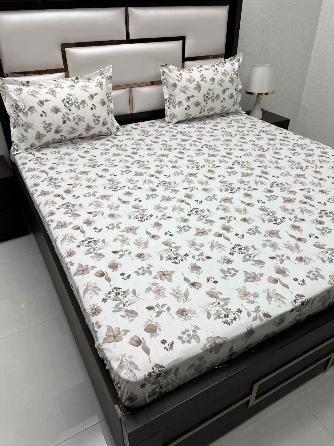 

Pure Decor Royal Velar White Floral 330 TC Pure Cotton King Bedsheet with 2 Pillow Covers