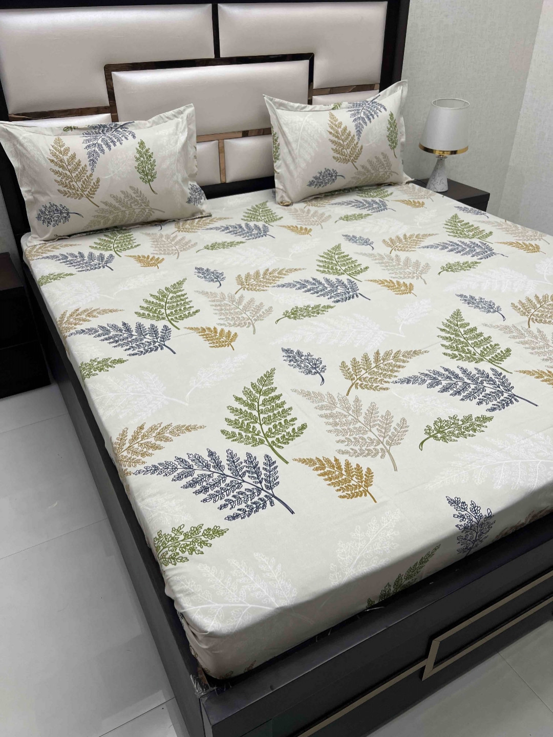 

Pure Decor Amulya Green & Blue Floral 250TC Microfiber Queen Bedsheet with 2 Pillow Covers