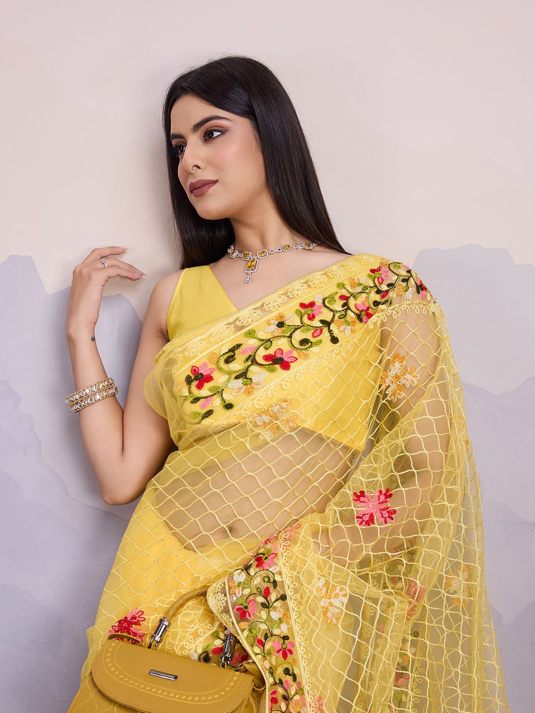 

VAIRAGEE Floral Embroidered Net Saree, Yellow