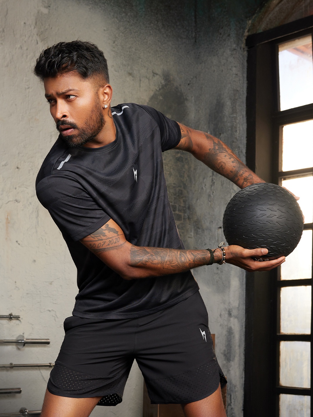 

Hardik Pandya Solid Flex Men Mid Rise Quick Dry Shorts, Black