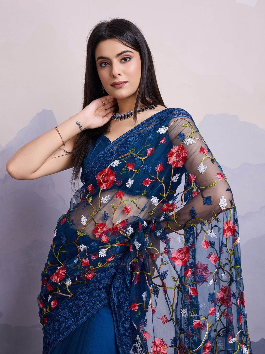 

VAIRAGEE Floral Embroidered Net Saree, Blue