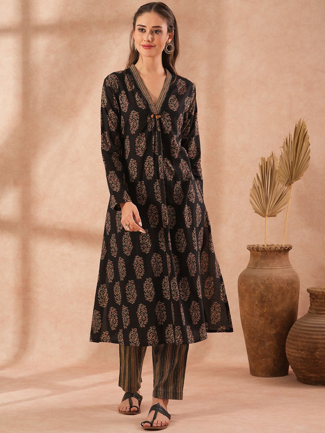 

FASHOR Black and Maroon Floral Printed Pure Cotton Straight Kurta with Trouser