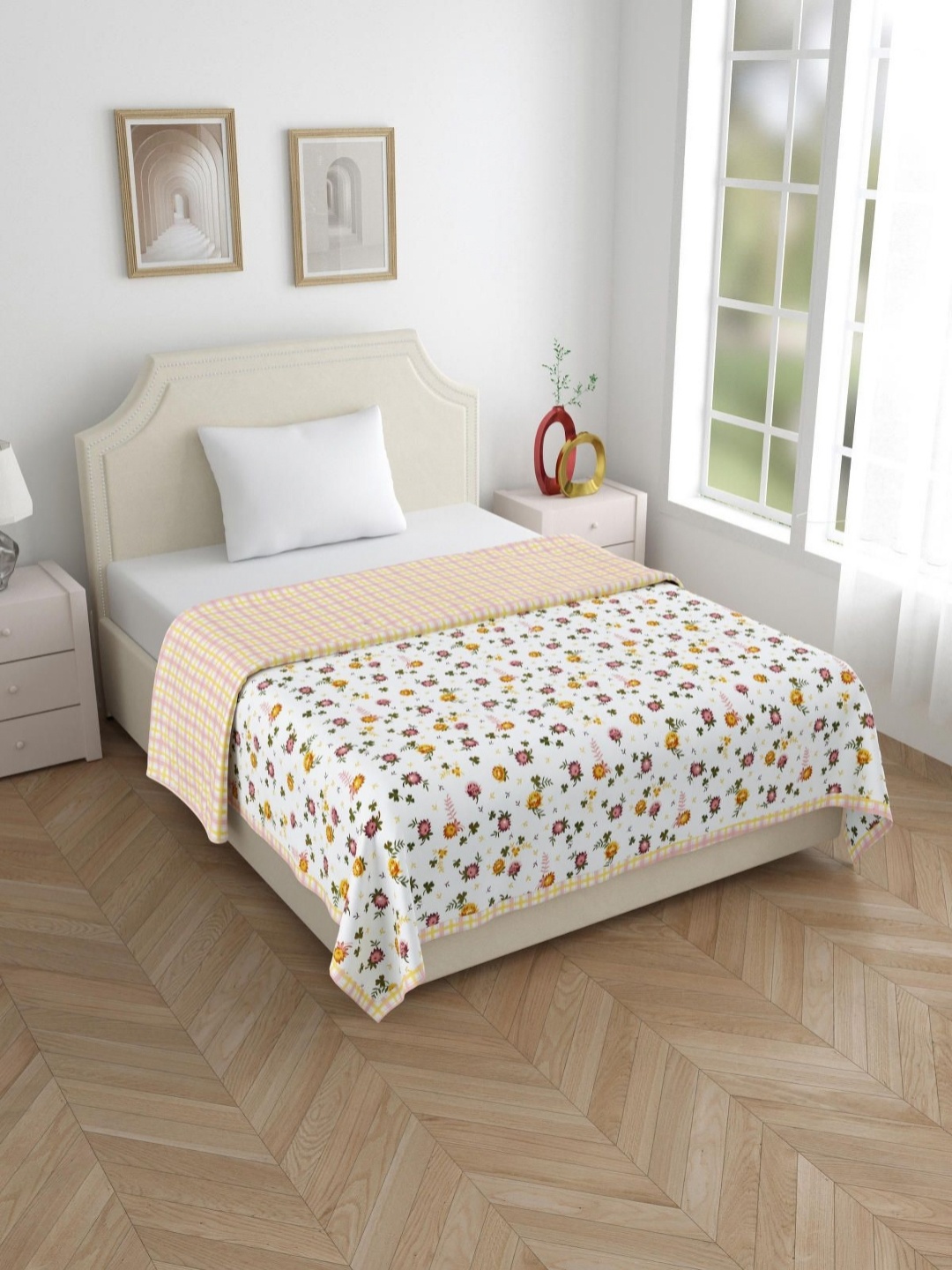

Salona Bichona Mystic Orange Floral AC Room 150 GSM Cotton Flannel Single Bed Dohar