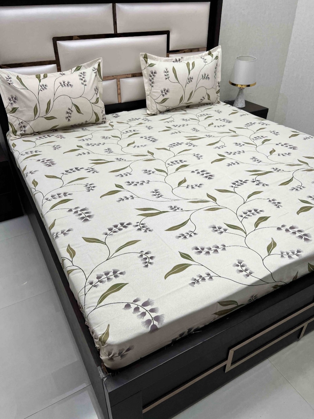 

Pure Decor Amulya Cream Floral 300 TC Microfiber Queen Bedsheet with 2 Pillow Covers