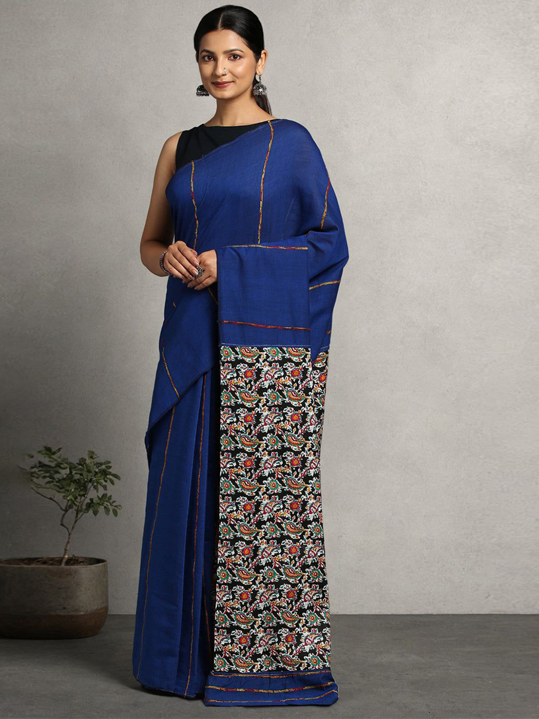 

ArtEastri Ajrak Print Khesh Cotton Saree with Blouse piece, Blue