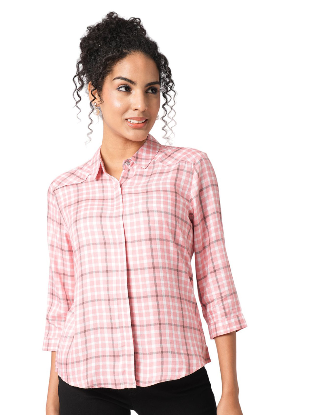 

Kraus Jeans Women Checked Slim Fit Casual Shirt, White