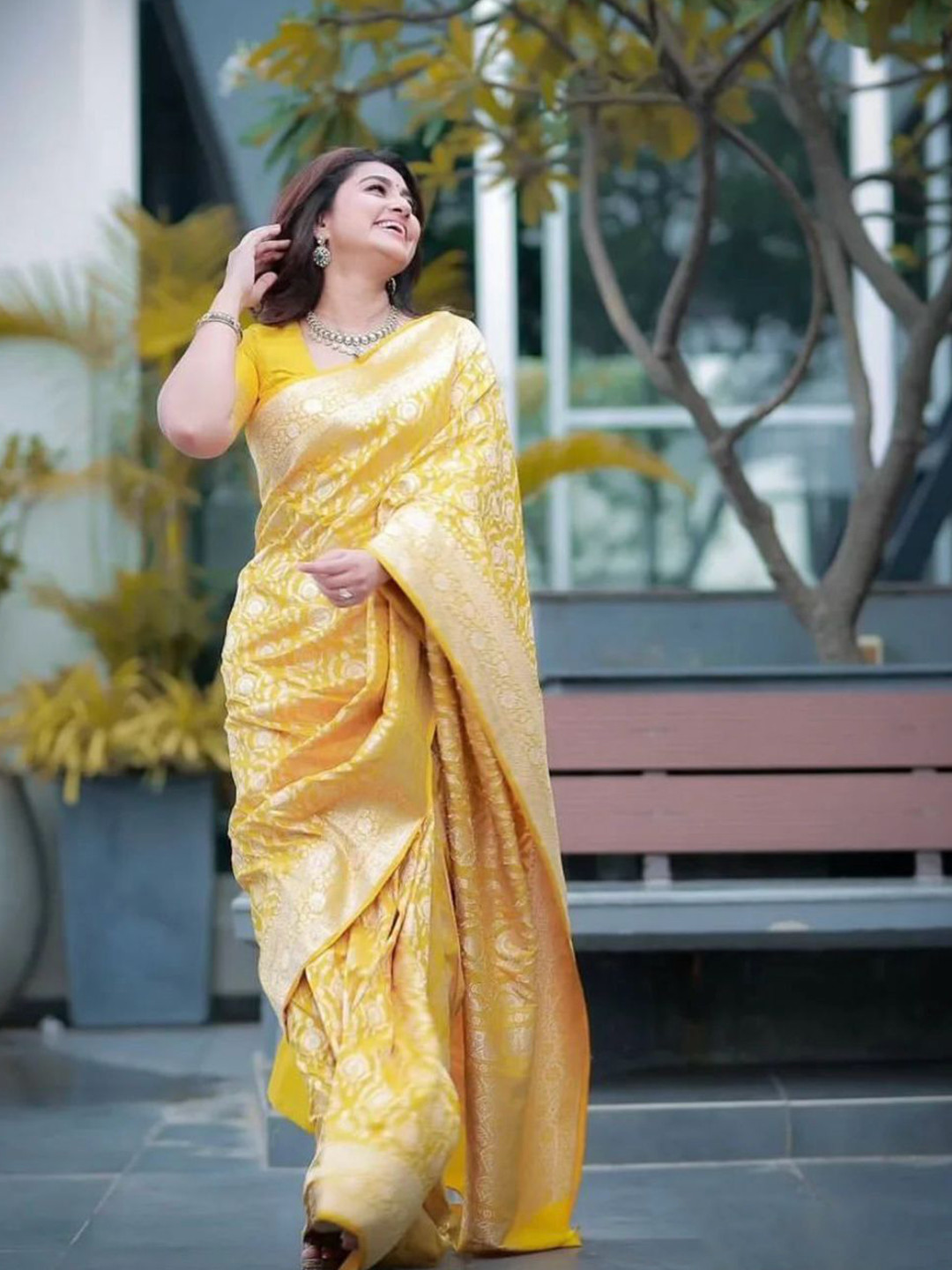 

Kriyansh Woven Design Zari Kanjeevaram Saree, Yellow