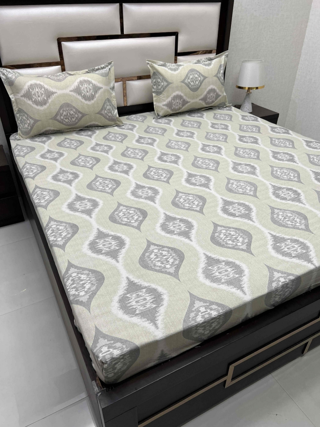 

Pure Decor Green Printed 330 TC Pure Cotton Fitted Super King Bedsheet & 2 Pillow Covers