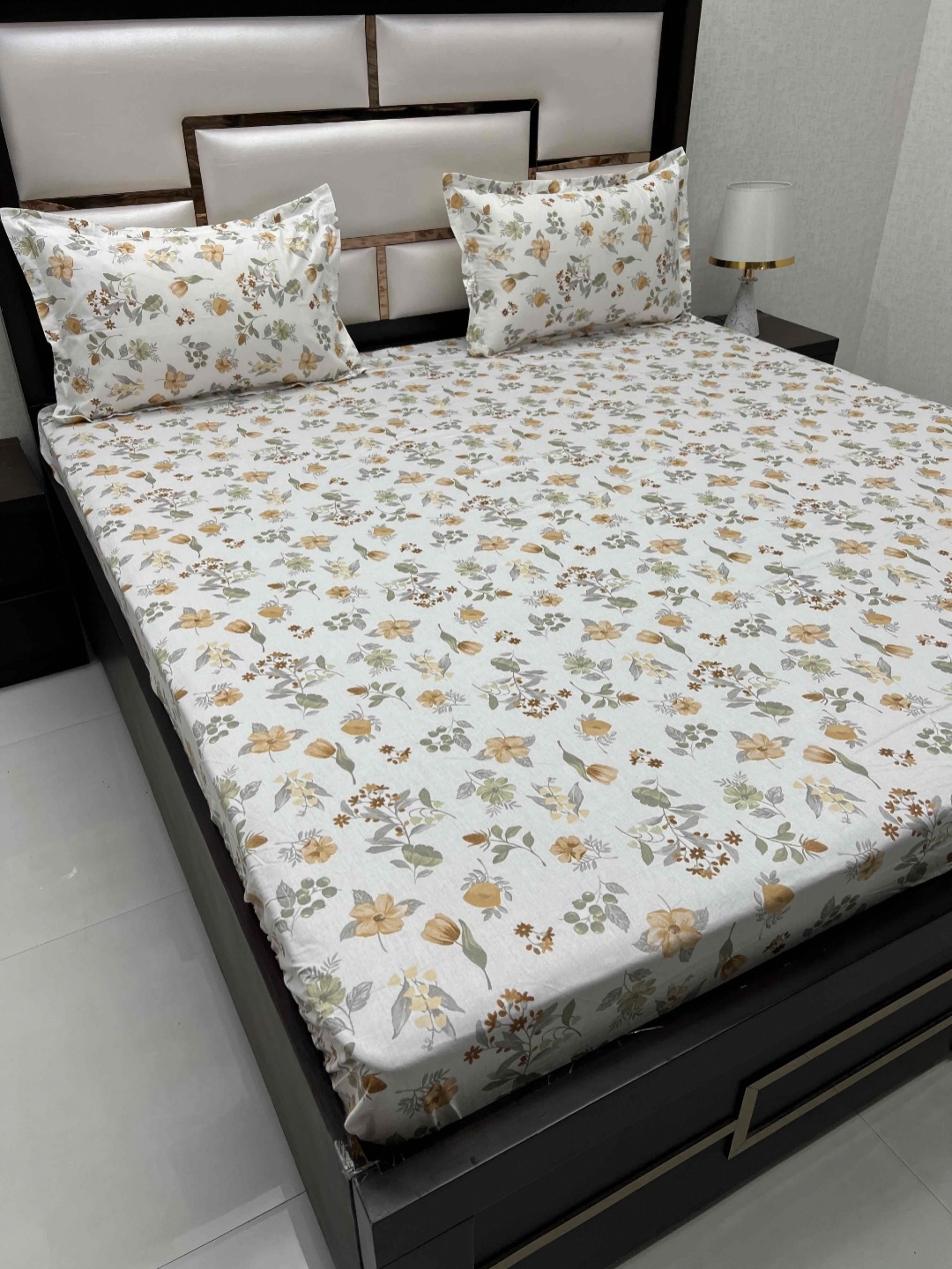 

Pure Decor Royal Velar White Printed 380 TC Pure Cotton Super King Bedsheet Set