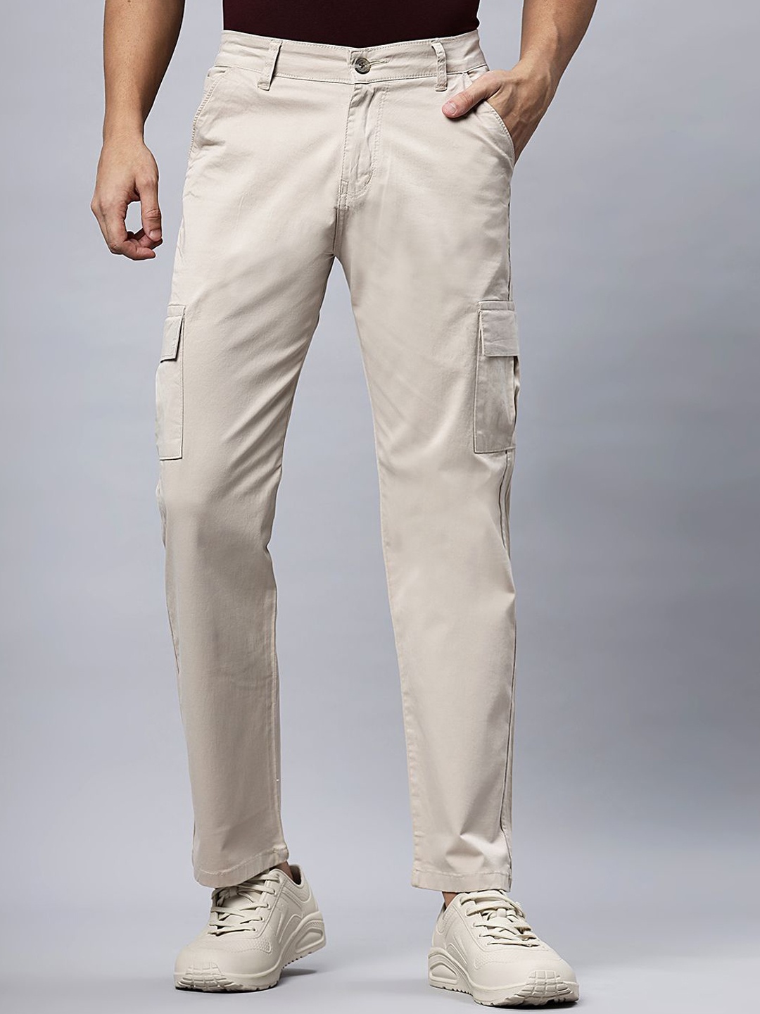 

Hence Men Solid Mid-Rise Loose Fit Cargos Trousers, Cream