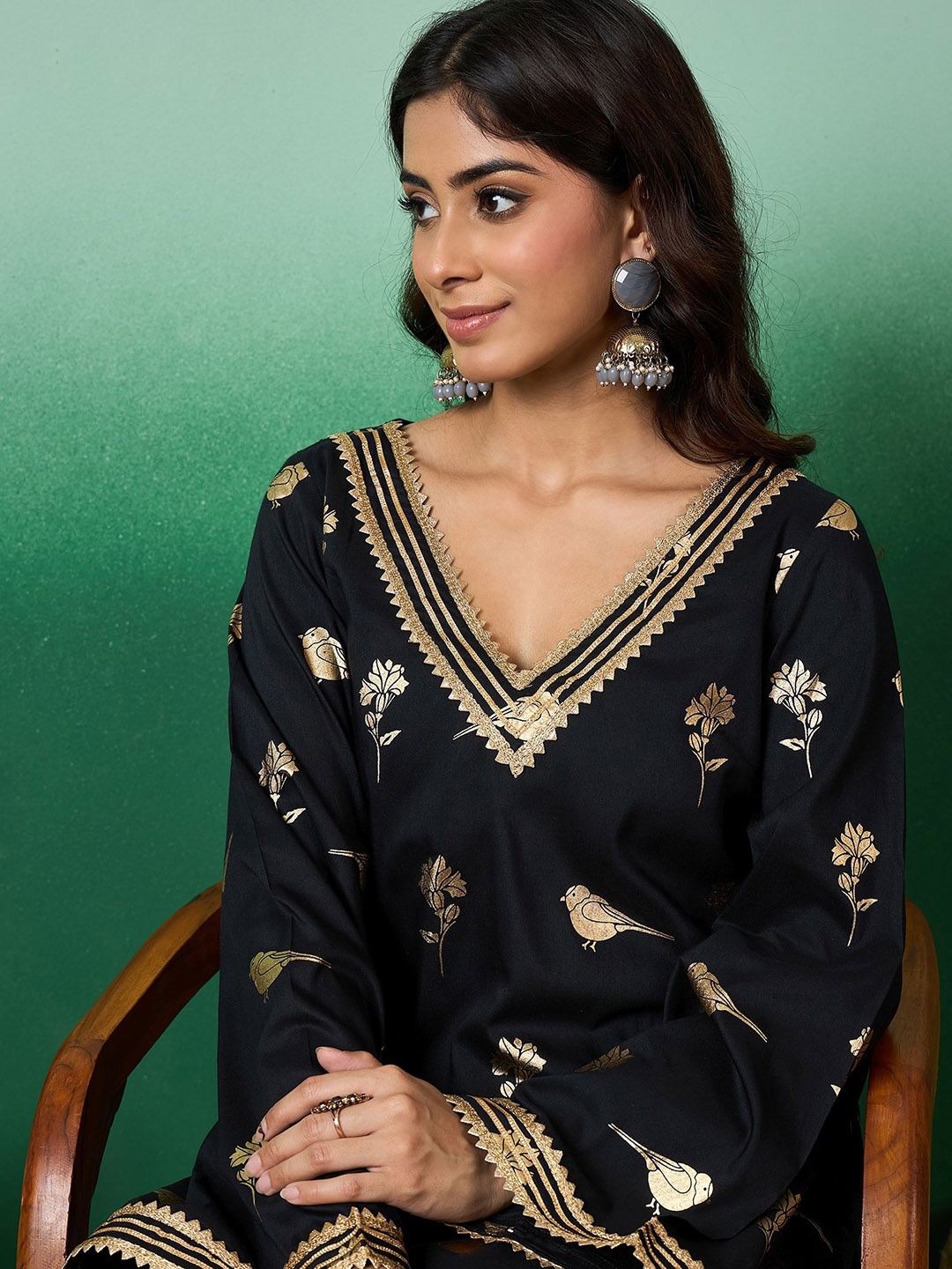 

Sangria Quirky Printed Straight Kurta With Trouser, Black