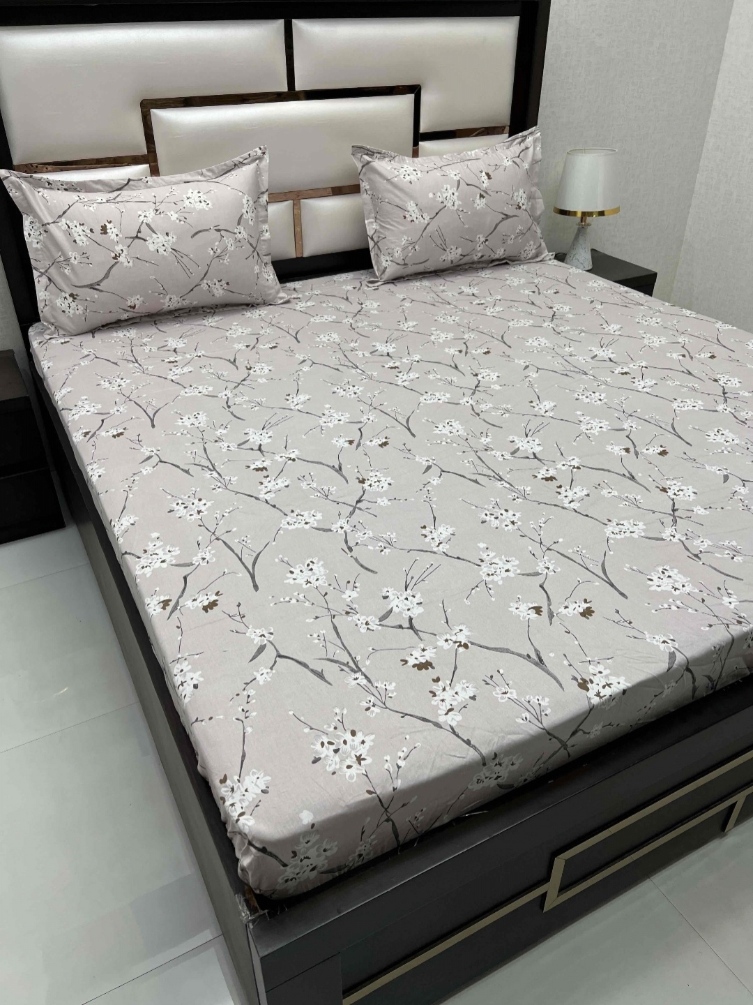 

Pure Decor Grey & White Floral Cotton 350 TC King Bedsheet with 2 Pillow Covers