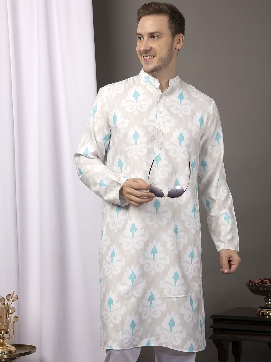

Hangup Ethnic Motifs Printed Mandarin Collar Straight Kurta, White