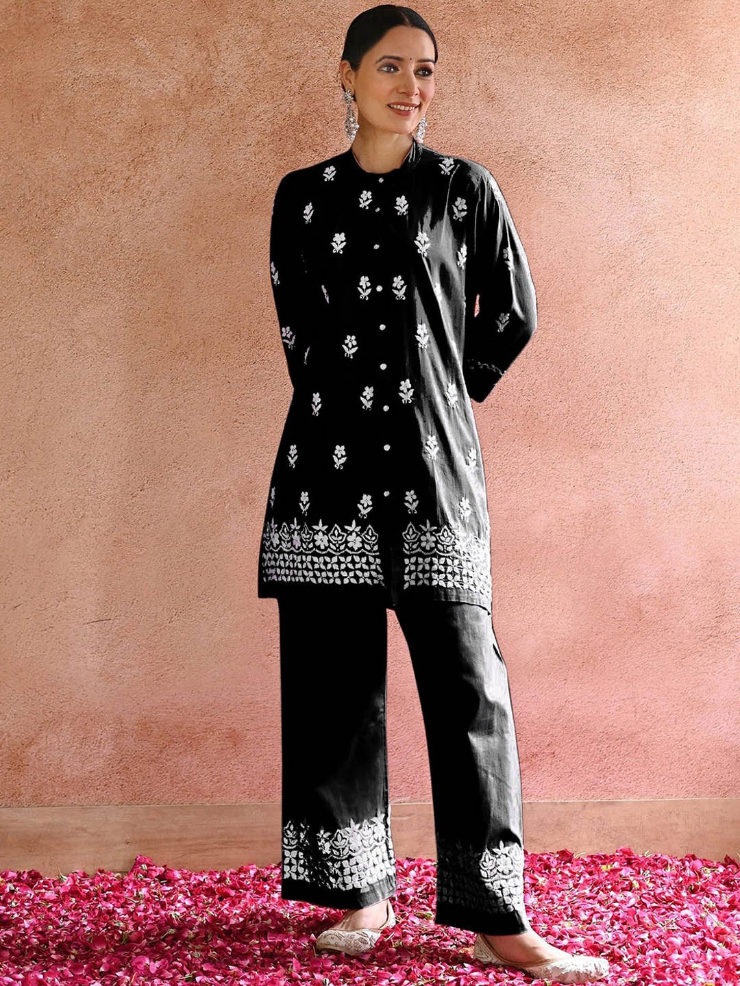 

Aika Floral Embroidered Regular Straight Kurti with Palazzos, Black